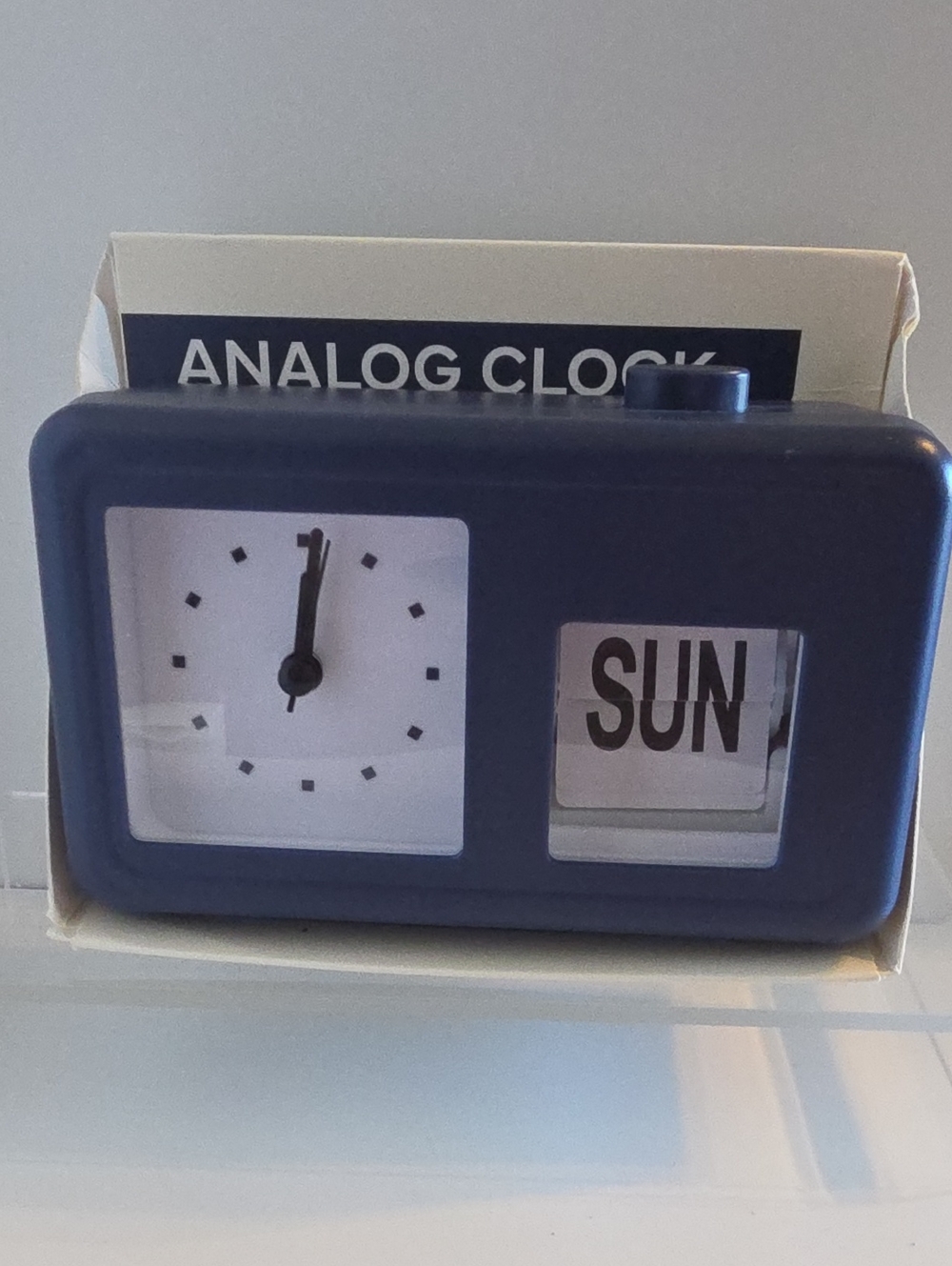 New Vivitar Retro BLUE Analog Clock